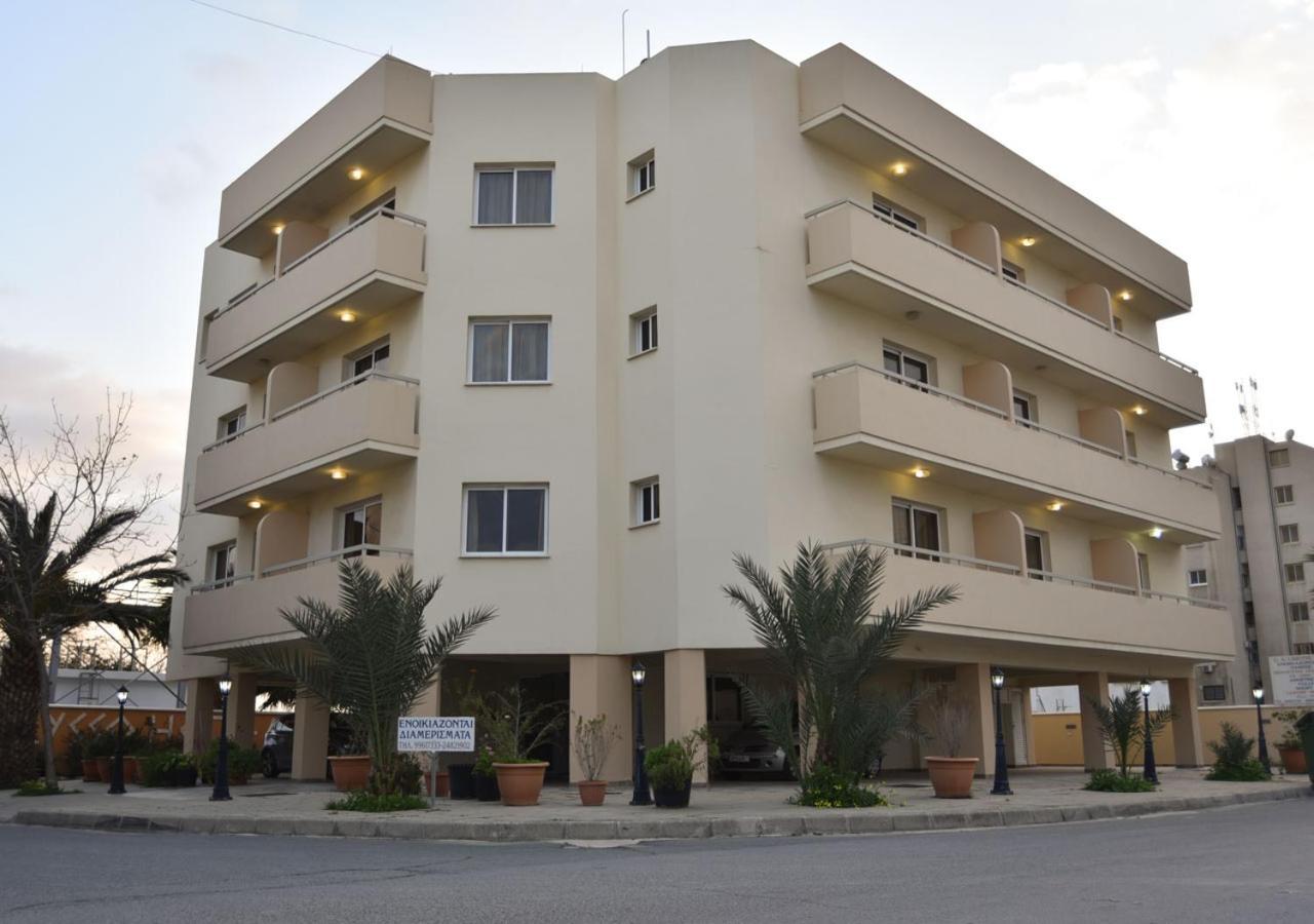 Elysso Apartments Larnaca Extérieur photo